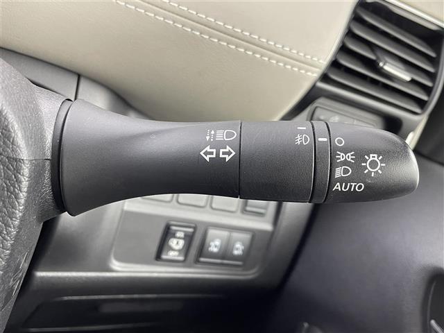 セレナ e-パワー ハイウェイスターV 禁煙車 プロパイロット エマージェンシーブレーキ フリップダウンモニター 純正メモリナビ アラウンドビューモニター 両側パワースライドドア LEDオートライト 純正15インチアルミホイール ETC(14枚目)