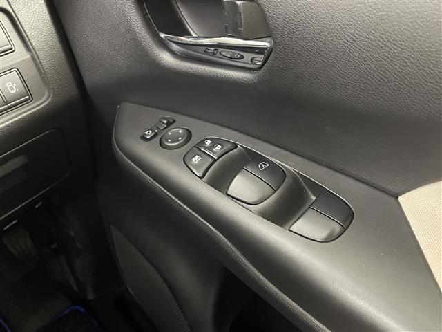 セレナ e-パワー ハイウェイスターV 禁煙車 プロパイロット エマージェンシーブレーキ フリップダウンモニター 純正メモリナビ アラウンドビューモニター 両側パワースライドドア LEDオートライト 純正15インチアルミホイール ETC(15枚目)