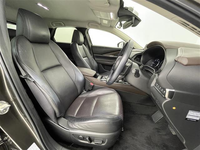 CX-30 XD Lパッケージ スマートシティーブレーキ/レーダークルーズコントロール/純正ナビ/CD/DVD/Bluetooth/フルセグ/全方位カメラ/D席パワーシート/D/N席シートヒーター/ステアリングヒーター/合皮シート(10枚目)