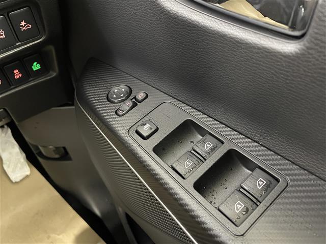 デリカD:5 シャモニー アルパイン11インチナビ アルパインフリップダウンモニター 衝突軽減ブレーキ レーダークルーズコントロール ブラインドスポットモニター ハーフレザーシート パワーシート シートヒーター パドルシフト(17枚目)