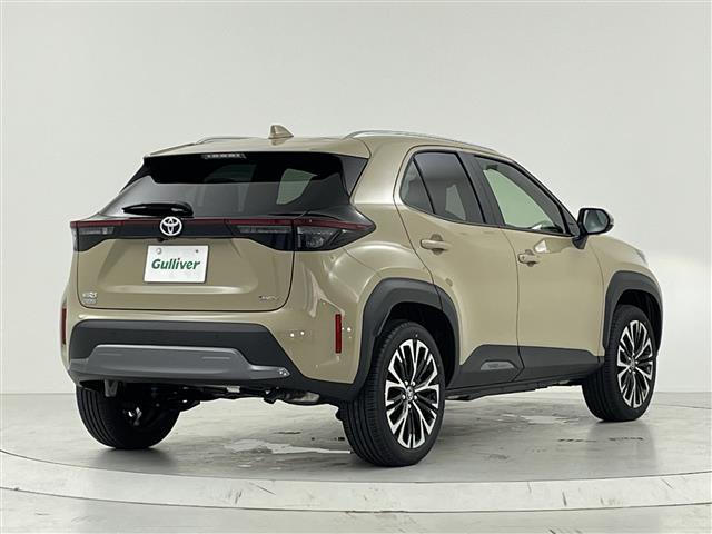 ヤリスクロス ハイブリッドZ アドベンチャー トヨタセーフティセンス 衝突軽減ブレーキ 純正ディスプレイオーディオ 全方位カメラ ブラインドスポットモニター ハーフレザーシート シートヒーター ハンドルヒーター ルーフレール Bluetooth(33枚目)