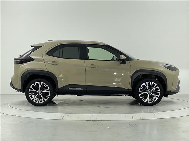 ヤリスクロス ハイブリッドZ アドベンチャー トヨタセーフティセンス 衝突軽減ブレーキ 純正ディスプレイオーディオ 全方位カメラ ブラインドスポットモニター ハーフレザーシート シートヒーター ハンドルヒーター ルーフレール Bluetooth(35枚目)