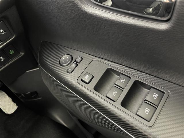 デリカD:5 シャモニー 衝突軽減ブレーキ レーダークルーズコントロール 両側パワースライドドア パワーバックドア バックカメラ 前席シートヒーター ハンドルヒーター ブラインドスポットモニター LEDオートライト フォグ(16枚目)