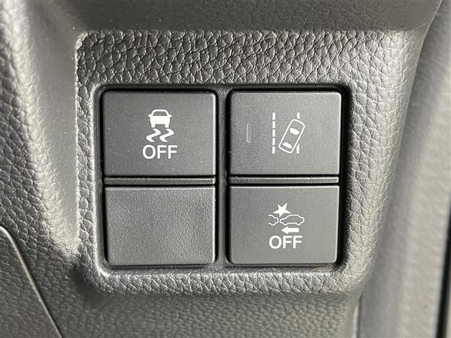 N-BOXカスタム G・EXホンダセンシング 純正ナビ バックカメラ コーナーセンサー レーダークルーズコントロール レーンキープアシスト ドアバイザー フロアマット 両側パワースライドドア フロアマット ビルトインETC ステアリングリモコン(6枚目)