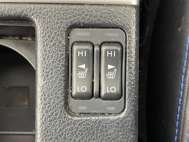 レヴォーグ １．６ＧＴ－Ｓアイサイト　アイサイトＶｅｒ３　純正メモリナビ　フルセグＴＶ　バックカメラ　ＬＥＤオートライト　フォグランプ　レザーシート　パワーシート　シートヒーター　純正１８インチアルミホイール　パドルシフト　スマートキー（9枚目）