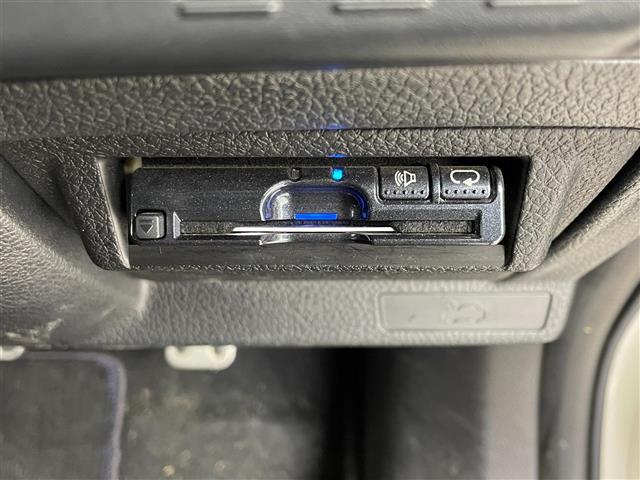 レヴォーグ １．６ＧＴ－Ｓアイサイト　アイサイトＶｅｒ３　純正メモリナビ　フルセグＴＶ　バックカメラ　ＬＥＤオートライト　フォグランプ　レザーシート　パワーシート　シートヒーター　純正１８インチアルミホイール　パドルシフト　スマートキー（11枚目）