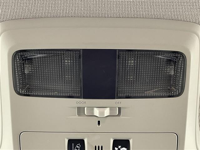 レヴォーグ １．６ＧＴ－Ｓアイサイト　アイサイトＶｅｒ３　純正メモリナビ　フルセグＴＶ　バックカメラ　ＬＥＤオートライト　フォグランプ　レザーシート　パワーシート　シートヒーター　純正１８インチアルミホイール　パドルシフト　スマートキー（31枚目）