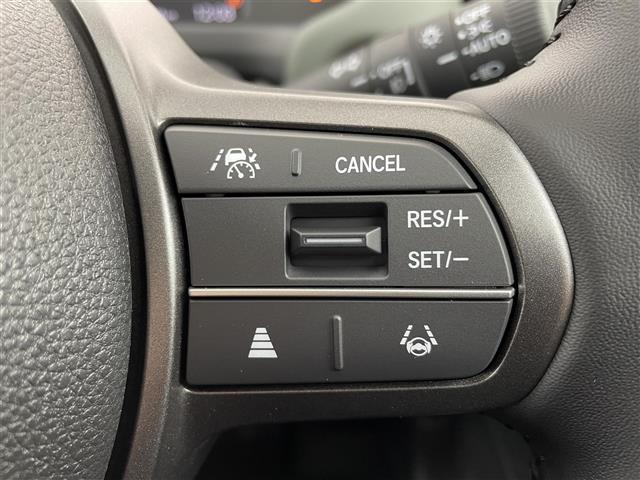 フリード e:HEVクロスター ホンダセンシング 純正メモリナビ フルセグTV バックカメラ 両側パワースライドドア LEDオートライト フォグランプ 合皮ハーフレザーシート シートヒーター 純正15インチアルミホイール(12枚目)