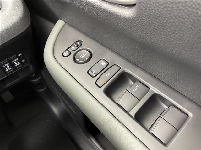 フリード e:HEVクロスター ホンダセンシング 純正メモリナビ フルセグTV バックカメラ 両側パワースライドドア LEDオートライト フォグランプ 合皮ハーフレザーシート シートヒーター 純正15インチアルミホイール(15枚目)