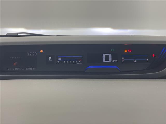 フリード G・ホンダセンシング ホンダセンシング 純正ナビ バック・サイドカメラ 両側パワースライドドア LEDオートライト ハーフレザーシート 前席シートヒーター 純正15インチアルミホイール 後方コーナーセンサー ETC(11枚目)