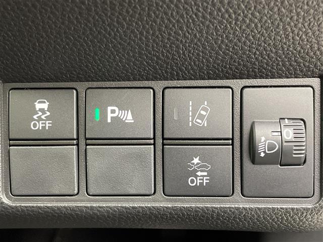 Ｎ－ＷＧＮカスタム Ｌ・ターボホンダセンシング　ホンダセンシング　純正ナビ　ＣＤ／ＤＶＤ／ＢＴ／フルセグＴＶ　バックカメラ　ＬＥＤオートライト　フォグランプ　ハーフレザーシート　Ｄ席シートヒーター　純正１５インチアルミホイール　パドルシフト　ＥＴＣ（5枚目）