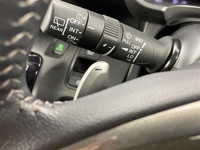 Ｎ－ＷＧＮカスタム Ｌ・ターボホンダセンシング　ホンダセンシング　純正ナビ　ＣＤ／ＤＶＤ／ＢＴ／フルセグＴＶ　バックカメラ　ＬＥＤオートライト　フォグランプ　ハーフレザーシート　Ｄ席シートヒーター　純正１５インチアルミホイール　パドルシフト　ＥＴＣ（14枚目）