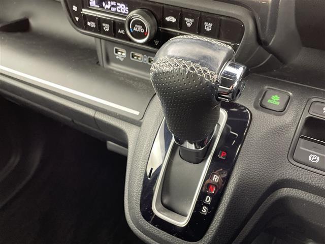 Ｎ－ＷＧＮカスタム Ｌ・ターボホンダセンシング　ホンダセンシング　純正ナビ　ＣＤ／ＤＶＤ／ＢＴ／フルセグＴＶ　バックカメラ　ＬＥＤオートライト　フォグランプ　ハーフレザーシート　Ｄ席シートヒーター　純正１５インチアルミホイール　パドルシフト　ＥＴＣ（20枚目）