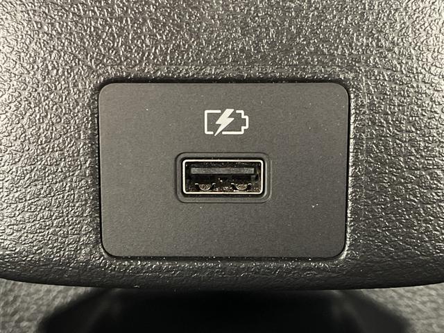 オーラ ニスモ 衝突軽減システム 横滑り防止アシスト レーンキープアシスト 純正ナビ CD/DVD/Bluetooth/フルセグ アラウンドビューモニター ブラインドスポットモニター バックカメラ LEDヘッドライト(33枚目)