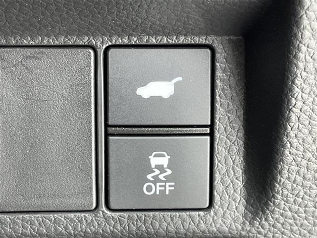 ステップワゴン ｅ：ＨＥＶスパーダ　純正１１．４型ナビ　Ｂカメラ　両側パワスラ　パワーバックドア　ハーフレザーシート　前席シートヒーター　　ＥＴＣ　ＣＭＢＳ　ＡＣＣ先行車検知　ＬＫＡＳ　ＢＳＭ　先行車発進　標識認識機能　踏み間違い衝突軽（4枚目）