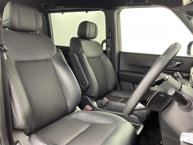 ステップワゴン ｅ：ＨＥＶスパーダ　純正１１．４型ナビ　Ｂカメラ　両側パワスラ　パワーバックドア　ハーフレザーシート　前席シートヒーター　　ＥＴＣ　ＣＭＢＳ　ＡＣＣ先行車検知　ＬＫＡＳ　ＢＳＭ　先行車発進　標識認識機能　踏み間違い衝突軽（7枚目）