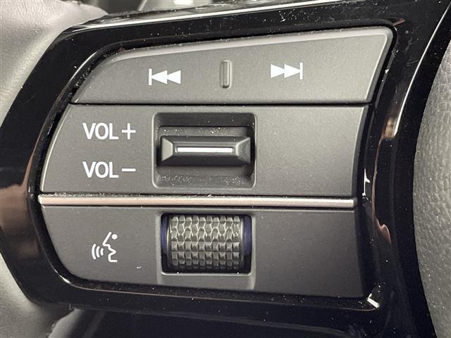 ステップワゴン ｅ：ＨＥＶスパーダ　純正１１．４型ナビ　Ｂカメラ　両側パワスラ　パワーバックドア　ハーフレザーシート　前席シートヒーター　　ＥＴＣ　ＣＭＢＳ　ＡＣＣ先行車検知　ＬＫＡＳ　ＢＳＭ　先行車発進　標識認識機能　踏み間違い衝突軽（11枚目）