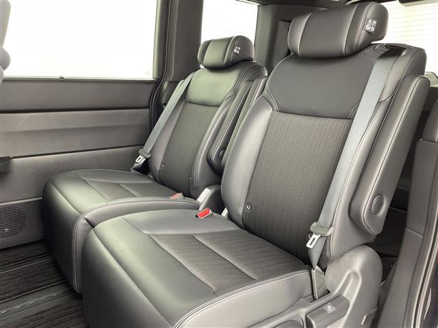 ステップワゴン ｅ：ＨＥＶスパーダ　純正１１．４型ナビ　Ｂカメラ　両側パワスラ　パワーバックドア　ハーフレザーシート　前席シートヒーター　　ＥＴＣ　ＣＭＢＳ　ＡＣＣ先行車検知　ＬＫＡＳ　ＢＳＭ　先行車発進　標識認識機能　踏み間違い衝突軽（24枚目）