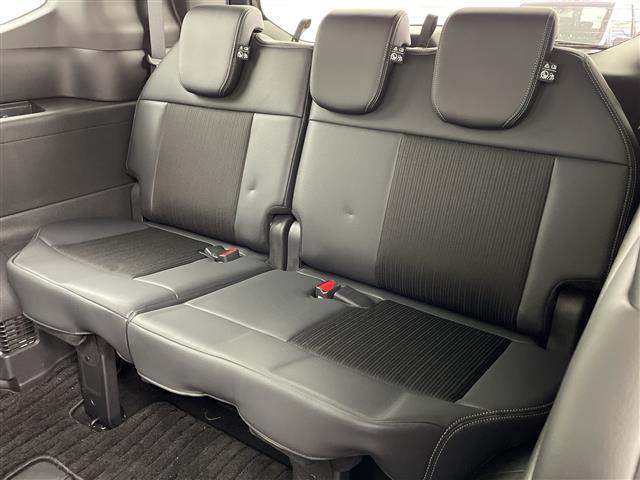 ステップワゴン ｅ：ＨＥＶスパーダ　純正１１．４型ナビ　Ｂカメラ　両側パワスラ　パワーバックドア　ハーフレザーシート　前席シートヒーター　　ＥＴＣ　ＣＭＢＳ　ＡＣＣ先行車検知　ＬＫＡＳ　ＢＳＭ　先行車発進　標識認識機能　踏み間違い衝突軽（28枚目）