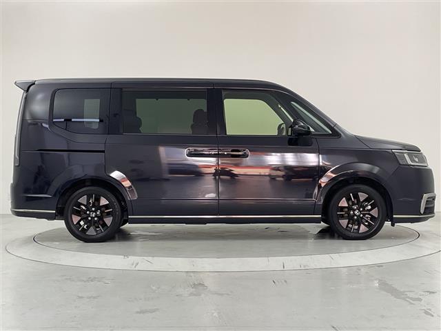 ステップワゴン ｅ：ＨＥＶスパーダ　純正１１．４型ナビ　Ｂカメラ　両側パワスラ　パワーバックドア　ハーフレザーシート　前席シートヒーター　　ＥＴＣ　ＣＭＢＳ　ＡＣＣ先行車検知　ＬＫＡＳ　ＢＳＭ　先行車発進　標識認識機能　踏み間違い衝突軽（35枚目）