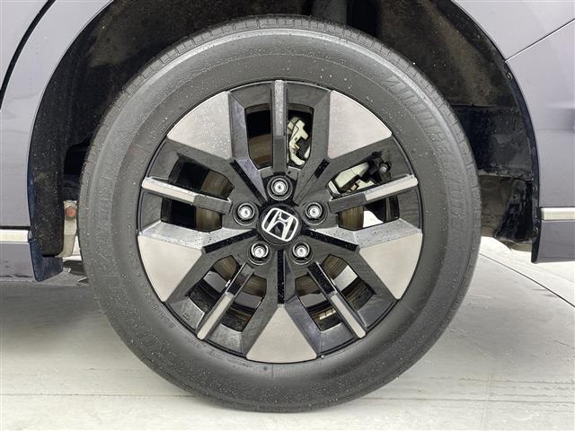 ステップワゴン ｅ：ＨＥＶスパーダ　純正１１．４型ナビ　Ｂカメラ　両側パワスラ　パワーバックドア　ハーフレザーシート　前席シートヒーター　　ＥＴＣ　ＣＭＢＳ　ＡＣＣ先行車検知　ＬＫＡＳ　ＢＳＭ　先行車発進　標識認識機能　踏み間違い衝突軽（39枚目）