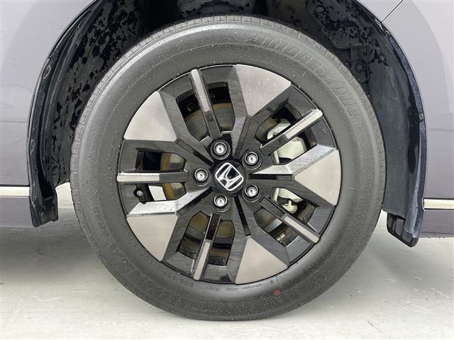 ステップワゴン ｅ：ＨＥＶスパーダ　純正１１．４型ナビ　Ｂカメラ　両側パワスラ　パワーバックドア　ハーフレザーシート　前席シートヒーター　　ＥＴＣ　ＣＭＢＳ　ＡＣＣ先行車検知　ＬＫＡＳ　ＢＳＭ　先行車発進　標識認識機能　踏み間違い衝突軽（40枚目）