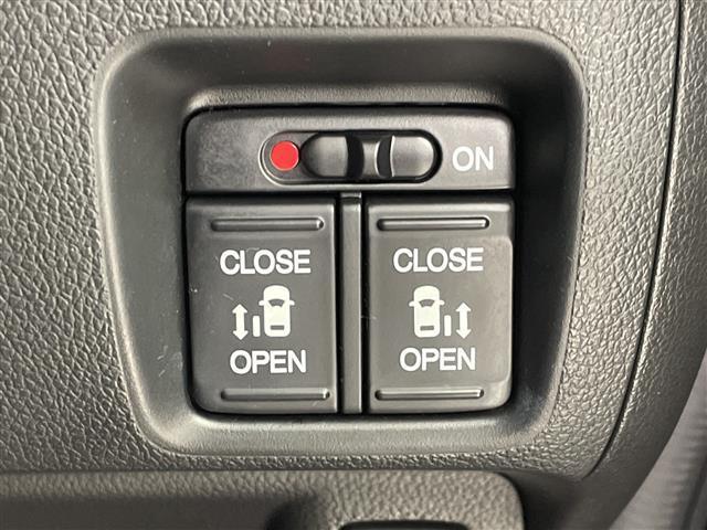 Ｎ－ＢＯＸカスタム Ｇ　ＳＳパッケージ　禁煙車　シティブレーキアクティブシステム　社外メモリナビ　フルセグＴＶ　バックカメラ　両側パワースライドドア　クルーズコントロール　ＨＩＤオートライト　フォグランプ　純正１４インチアルミホイール（7枚目）