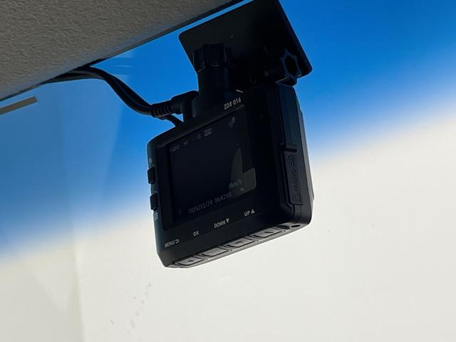 Ｎ－ＢＯＸカスタム Ｇ　ＳＳパッケージ　禁煙車　シティブレーキアクティブシステム　社外メモリナビ　フルセグＴＶ　バックカメラ　両側パワースライドドア　クルーズコントロール　ＨＩＤオートライト　フォグランプ　純正１４インチアルミホイール（9枚目）