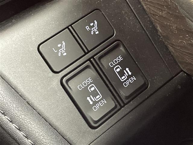 ヴェルファイアハイブリッド エグゼクティブラウンジ トヨタチームメイト トヨタセーフティーセンス ムーンルーフ フリップダウンモニター JBLサウンドシステム 純正14インチナビ パノラミックビューモニター レザーシート ヘッドアップディスプレイ(12枚目)