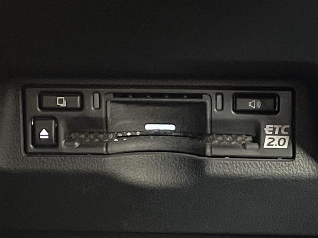 ヴェルファイアハイブリッド エグゼクティブラウンジ トヨタチームメイト トヨタセーフティーセンス ムーンルーフ フリップダウンモニター JBLサウンドシステム 純正14インチナビ パノラミックビューモニター レザーシート ヘッドアップディスプレイ(14枚目)