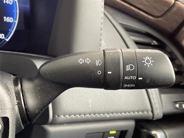 ヴェルファイアハイブリッド エグゼクティブラウンジ トヨタチームメイト トヨタセーフティーセンス ムーンルーフ フリップダウンモニター JBLサウンドシステム 純正14インチナビ パノラミックビューモニター レザーシート ヘッドアップディスプレイ(21枚目)