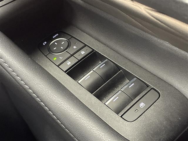 ヴェルファイアハイブリッド エグゼクティブラウンジ トヨタチームメイト トヨタセーフティーセンス ムーンルーフ フリップダウンモニター JBLサウンドシステム 純正14インチナビ パノラミックビューモニター レザーシート ヘッドアップディスプレイ(22枚目)