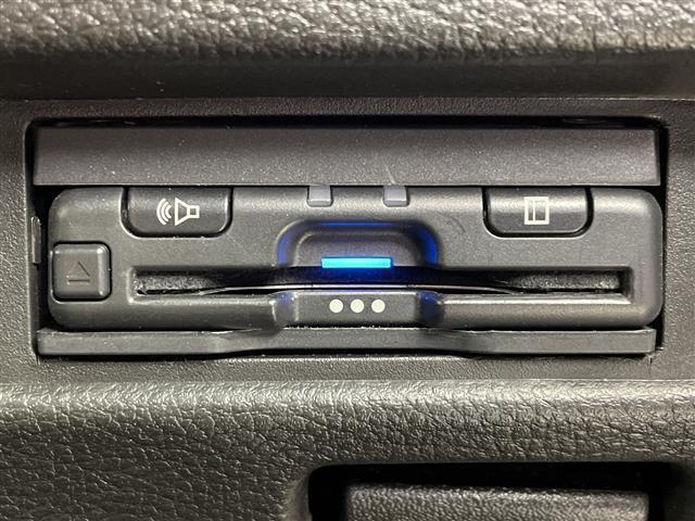 ハスラー ＪスタイルＩＩ　スズキセーフティ　衝突軽減ブレーキ　後方コーナーセンサー　スズキ純正ナビ　Ｂｌｕｅｔｏｏｔｈオーディオ　フルセグＴＶ　ＥＴＣ　全方位カメラ　純正フロアマット純正アルミホイール　前席シートヒーター（7枚目）