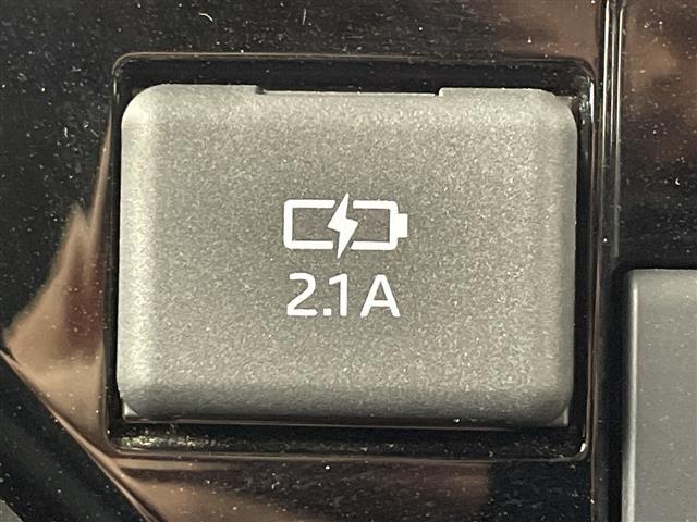 ルーミー カスタムＧ　スマートアシスト　衝突軽減ブレーキ　先行車発進お知らせ　レーンキープアシスト　標識認識機能　純正ナビ　バックカメラ　両側パワスラ　Ｂｌｕｅｔｏｏｔｈ　フルセグＴＶ　コーナーセンサー　ＬＥＤヘッドライト（20枚目）