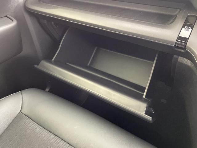 ステップワゴン ｅ：ＨＥＶスパーダ　登録済未使用車　純正１１．４型ナビ　１５．６型フリップダウンモニター　ハーフレザー　前席シートヒーター　両側パワースライドドア　パワーバックドア　パドルシフト　ＢＳＭ　車線逸脱警報　コーナーセンサー（45枚目）