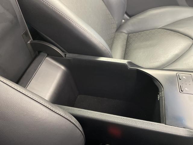 カムリ ＷＳレザーパッケージ　純正８型ナビ　バックカメラ　プリクラッシュセーフティ　レザーシート　前席シートヒーター　レーダークルコン　ビルトインＥＴＣ　ＬＥＤヘッドライト　フォグランプ　Ｂｌｕｅｔｏｏｔｈ　パドルシフト（44枚目）