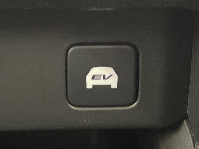 オデッセイハイブリッド ｅ：ＨＥＶアブソルート・ＥＸ　純正１０型ナビ　Ｂｌｕｅｔｏｏｔｈ　純正フリップダウンモニター　両側パワースライドドア　パワーバックドア　前席パワーシート　前席シートヒーター　ハーフレザーシート　ＢＳＭ　ＣＭＢＳ　ＡＣＣ先行車発進（41枚目）