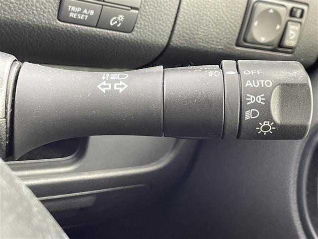 セレナ ハイウェイスター　Ｓ－ハイブリッド　フリップダウンモニター　純正ＨＤＤナビ　フルセグＴＶ　バックカメラ　クルーズコントロール　両側パワースライドドア　ＨＩＤオートライト　フォグランプ　純正１６インチアルミホイール　スマートキー　ＥＴＣ（30枚目）