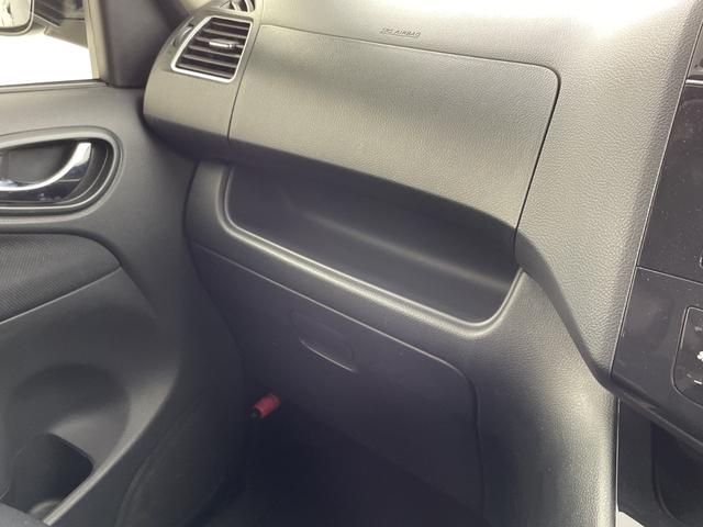 セレナ ハイウェイスター　Ｓ－ハイブリッド　フリップダウンモニター　純正ＨＤＤナビ　フルセグＴＶ　バックカメラ　クルーズコントロール　両側パワースライドドア　ＨＩＤオートライト　フォグランプ　純正１６インチアルミホイール　スマートキー　ＥＴＣ（44枚目）