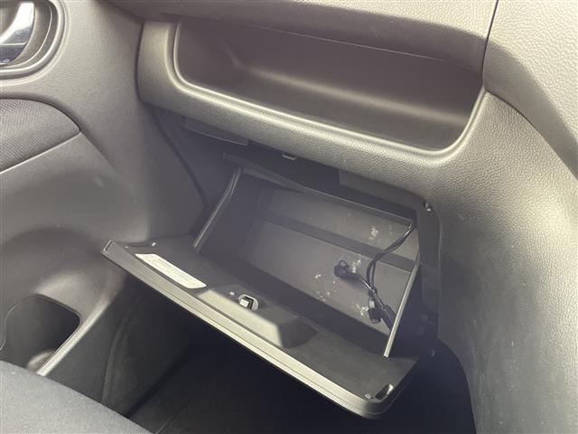 セレナ ハイウェイスター　Ｓ－ハイブリッド　フリップダウンモニター　純正ＨＤＤナビ　フルセグＴＶ　バックカメラ　クルーズコントロール　両側パワースライドドア　ＨＩＤオートライト　フォグランプ　純正１６インチアルミホイール　スマートキー　ＥＴＣ（45枚目）