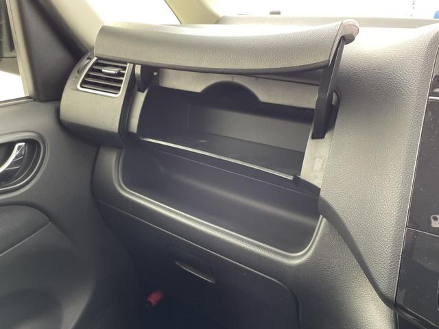 セレナ ハイウェイスター　Ｓ－ハイブリッド　フリップダウンモニター　純正ＨＤＤナビ　フルセグＴＶ　バックカメラ　クルーズコントロール　両側パワースライドドア　ＨＩＤオートライト　フォグランプ　純正１６インチアルミホイール　スマートキー　ＥＴＣ（46枚目）