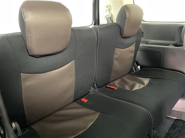 セレナ ハイウェイスター　Ｓ－ハイブリッド　フリップダウンモニター　純正ＨＤＤナビ　フルセグＴＶ　バックカメラ　クルーズコントロール　両側パワースライドドア　ＨＩＤオートライト　フォグランプ　純正１６インチアルミホイール　スマートキー　ＥＴＣ（52枚目）