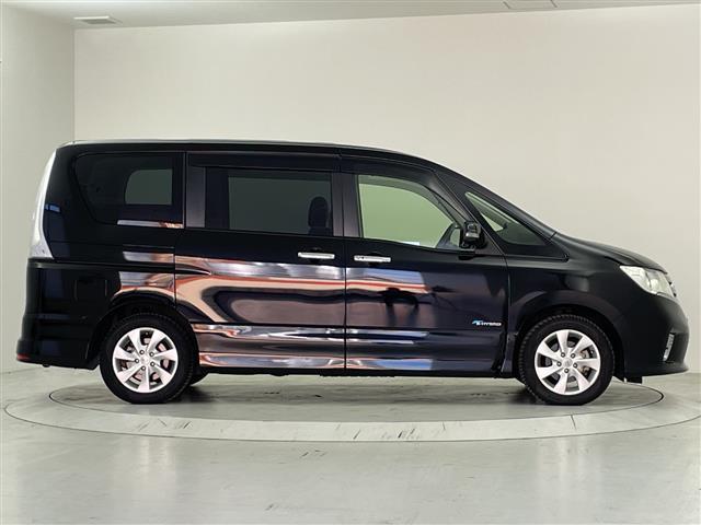 セレナ ハイウェイスター　Ｓ－ハイブリッド　フリップダウンモニター　純正ＨＤＤナビ　フルセグＴＶ　バックカメラ　クルーズコントロール　両側パワースライドドア　ＨＩＤオートライト　フォグランプ　純正１６インチアルミホイール　スマートキー　ＥＴＣ（63枚目）