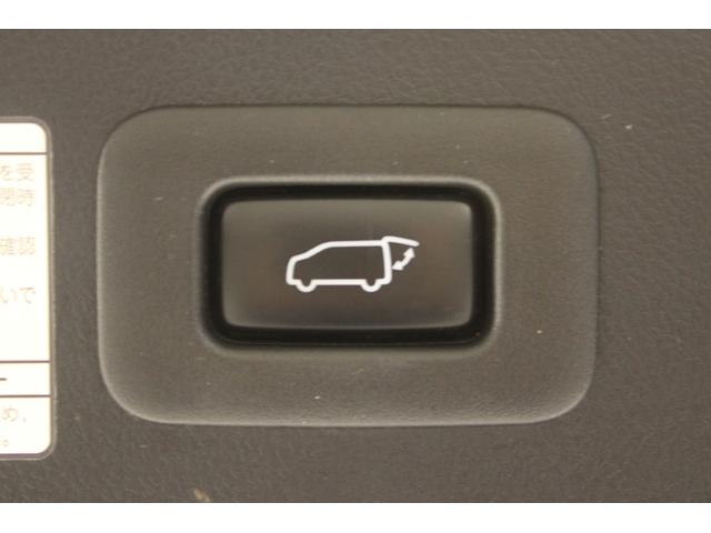 大好評のボディコーティング「ハイモースコート」もご納車までに施工可能。雨染みや線傷など中古車だからと諦めていませんか？ピカピカの状態でお乗り出しいただけます。