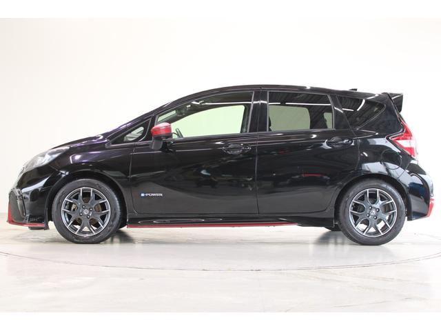 ノート ｅ－パワーニスモ　禁煙車　ＯＰＬＥＤヘッドライト　純正ナビ　全周囲カメラ　フルセグＴＶ　衝突軽減ブレーキ　ＥＴＣ　純正１６インチアルミホイール　スマートキー　プッシュスタート　Ｂｌｕｅｔｏｏｔｈ接続　電動格納ドアミラー（11枚目）