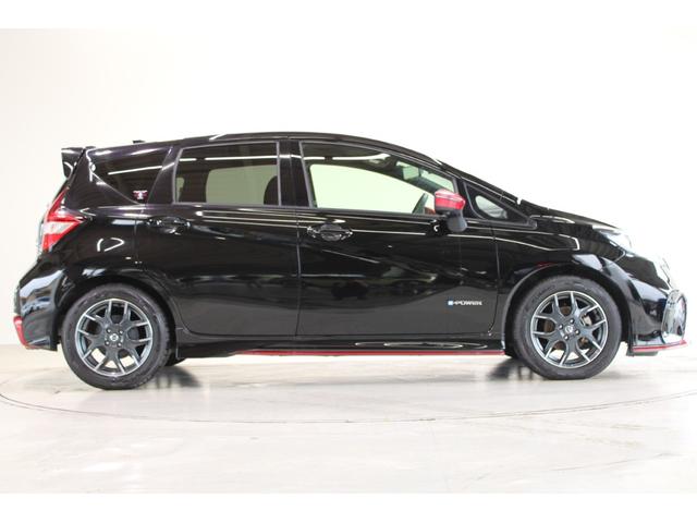 ノート ｅ－パワーニスモ　禁煙車　ＯＰＬＥＤヘッドライト　純正ナビ　全周囲カメラ　フルセグＴＶ　衝突軽減ブレーキ　ＥＴＣ　純正１６インチアルミホイール　スマートキー　プッシュスタート　Ｂｌｕｅｔｏｏｔｈ接続　電動格納ドアミラー（15枚目）