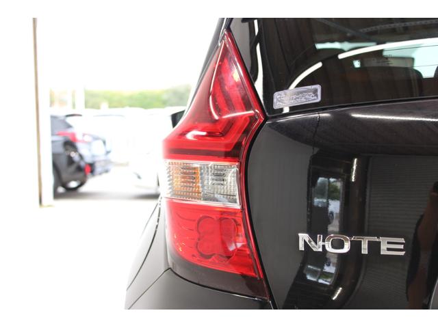 ノート ｅ－パワーニスモ　禁煙車　ＯＰＬＥＤヘッドライト　純正ナビ　全周囲カメラ　フルセグＴＶ　衝突軽減ブレーキ　ＥＴＣ　純正１６インチアルミホイール　スマートキー　プッシュスタート　Ｂｌｕｅｔｏｏｔｈ接続　電動格納ドアミラー（21枚目）