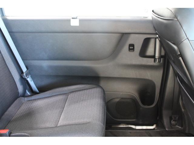 セレナ ハイウェイスターＶ　禁煙車　純正１２．３型ナビ　フルセグＴＶ　全周囲カメラ　両側電動スライドドア　衝突軽減ブレーキ　レーダークルーズコントロール　ＥＴＣ２．０　障害物センサー　ＬＥＤヘッドライト（28枚目）