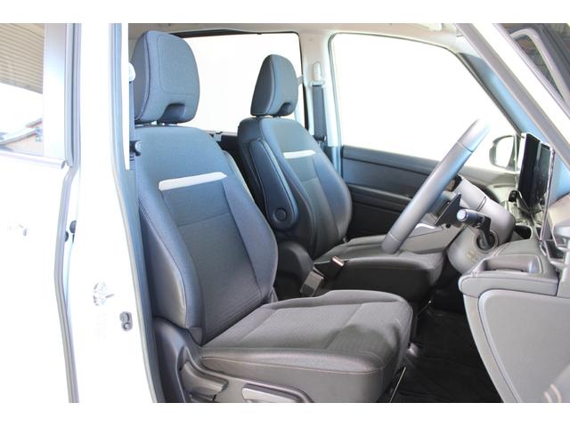 セレナ ハイウェイスターＶ　禁煙車　純正１２．３型ナビ　フルセグＴＶ　全周囲カメラ　両側電動スライドドア　衝突軽減ブレーキ　レーダークルーズコントロール　ＥＴＣ２．０　障害物センサー　ＬＥＤヘッドライト（38枚目）