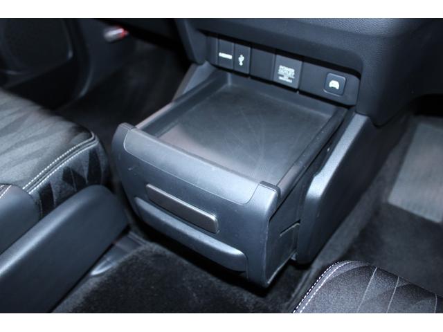 オデッセイハイブリッド ハイブリッドアブソルート・ホンダセンシング　禁煙車　純正９インチナビ　フルセグＴＶ　バックカメラ　レーダークルーズコントロール　ＬＥＤヘッドライト　両側電動スライドドア　衝突軽減ブレーキ　ＥＴＣ　パワーシート　オットマン　レーンキープアシスト（67枚目）